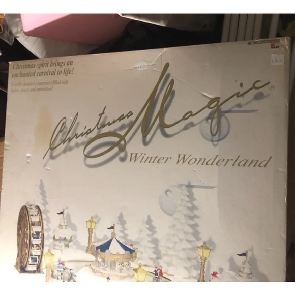 Trendmasters Christmas Magic Winter Wonderland Musical Ice Skating Carnival '97